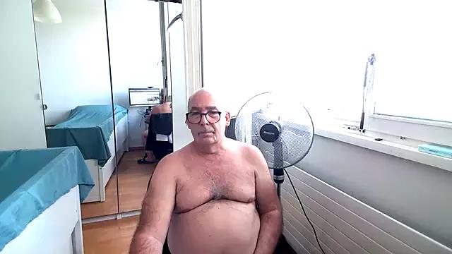 Baput18 webcams show profile image 