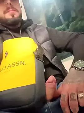 Barber33zk from StripChat is Freechat