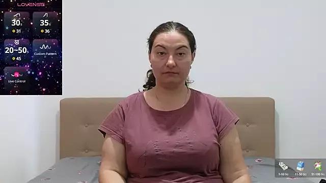 BBW_MILF_4U from StripChat