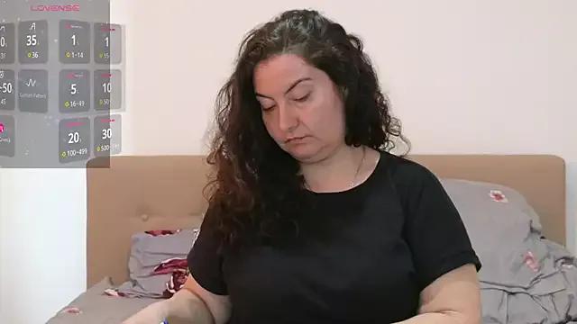 BBW_MILF_4U from StripChat