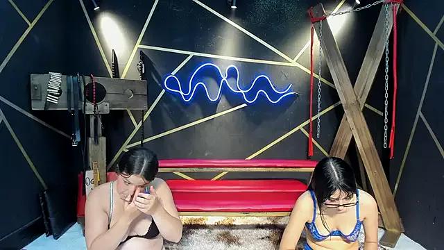 Discover our girls online shows and discover the company of countless livestreamers, with stunning shapes, sex toys and more.