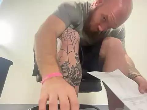 BearChubby300 from StripChat is Freechat