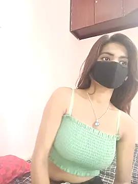 Discover our girls online shows and discover the company of countless livestreamers, with stunning shapes, sex toys and more.