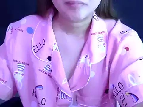 Bee_2k from StripChat