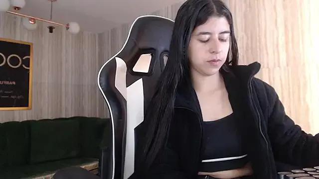 Bela_t_ webcams show profile image 