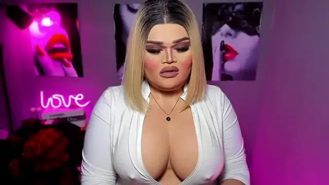 BelindaLovex from StripChat is Freechat