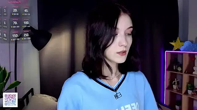 Discover our girls online shows and discover the company of countless livestreamers, with stunning shapes, sex toys and more.