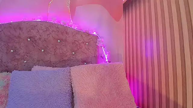 Bella__sweet from StripChat is Freechat