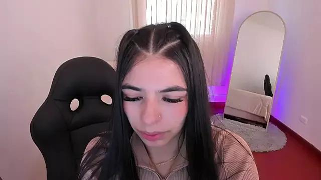 bella_blue18 from StripChat