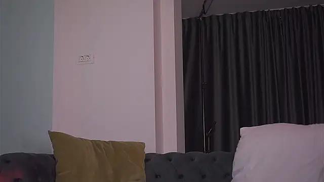 Bella_Diamond_ from StripChat