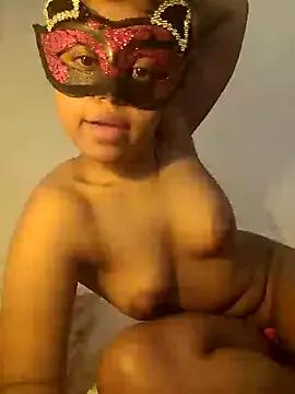 Bella_Luna18 from StripChat