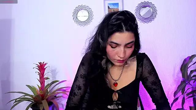 Bella_trix_ from StripChat