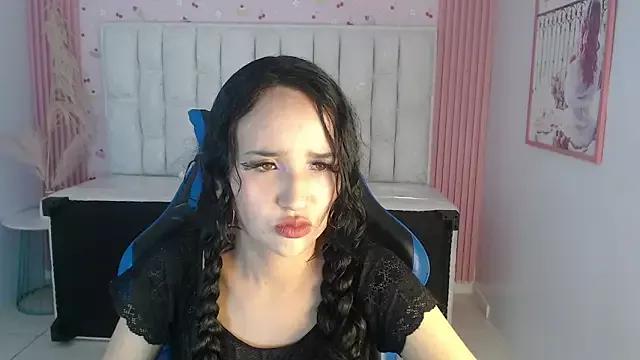 bella_vibess_s from StripChat is Freechat