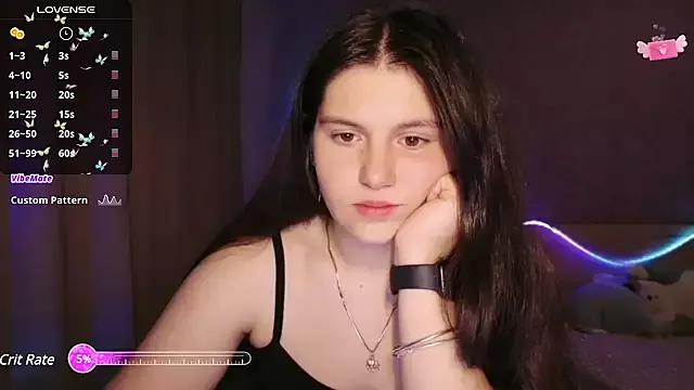 bellaelya from StripChat