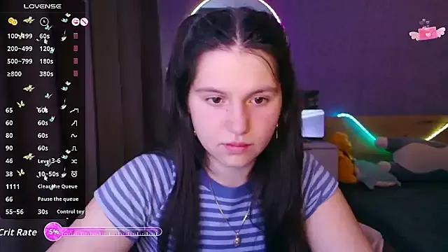 bellaelya from StripChat