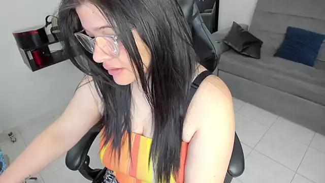 BellaFlaming from StripChat