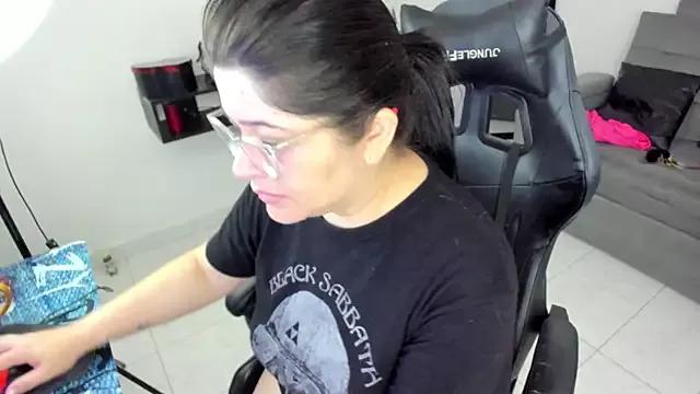 BellaFlaming from StripChat
