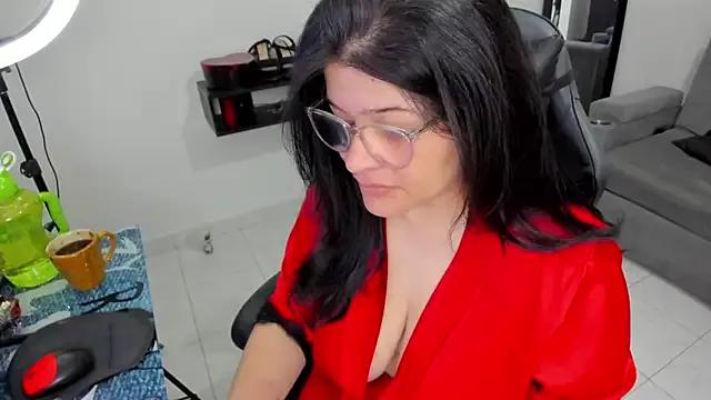 BellaFlaming from StripChat