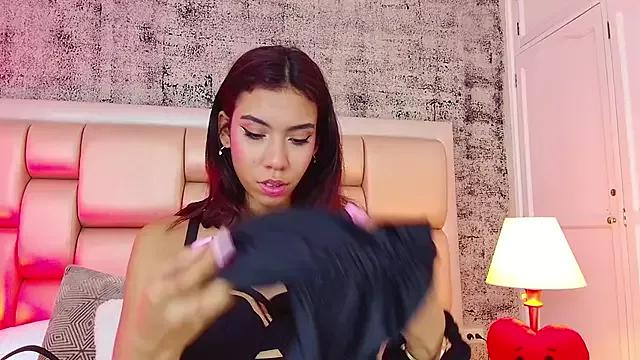 BellaHarper1 from StripChat