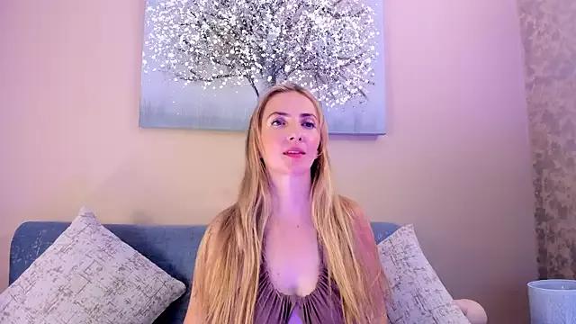 BellaMarieX from StripChat