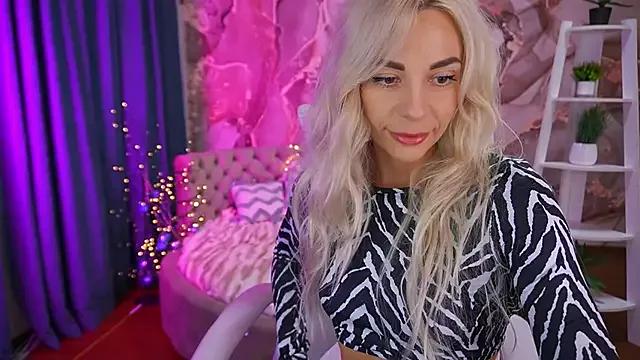 BellaRayyy from StripChat