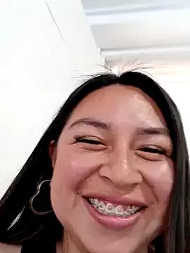 BellaRoux1 from StripChat