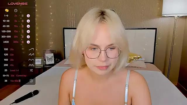 bellatip from StripChat