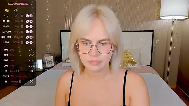 bellatip from StripChat