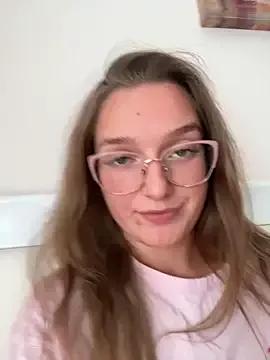 Bellatrisssaa from StripChat is Freechat