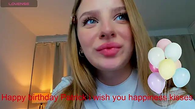 BellaXoxox from StripChat