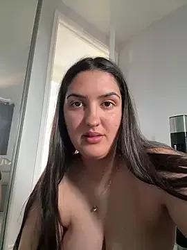 BelleMae from StripChat