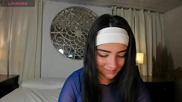 Belliinda_21 from StripChat