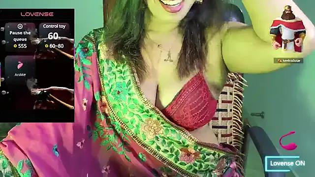 Discover our girls online shows and discover the company of countless livestreamers, with stunning shapes, sex toys and more.