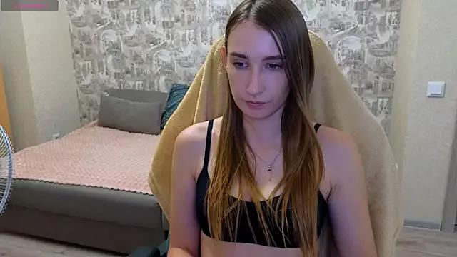 Discover our girls online shows and discover the company of countless livestreamers, with stunning shapes, sex toys and more.