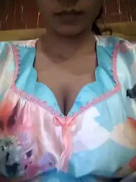 BerryOnFire from StripChat