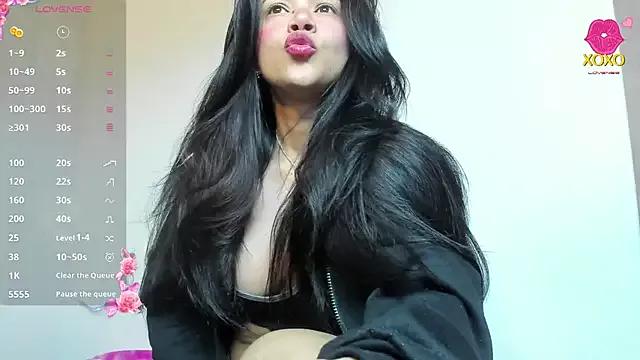 Bessie32 from StripChat