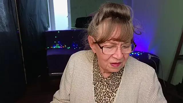 Betty_Brick from StripChat