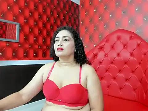 Discover our girls online shows and discover the company of countless livestreamers, with stunning shapes, sex toys and more.