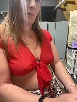 bigb00tycass from StripChat