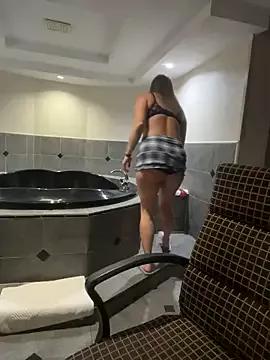 bigb00tycass from StripChat