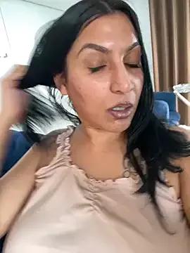 BigBootyButter from StripChat