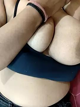 BigBustyRuhi from StripChat
