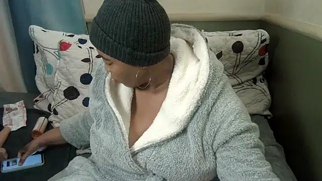 BigButt-MomJ75 from StripChat