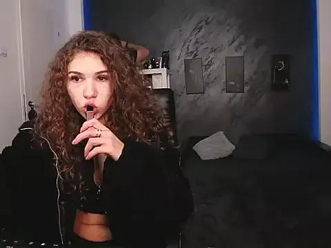 bigbuttjeny from StripChat is Freechat