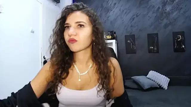 bigbuttjeny from StripChat is Freechat