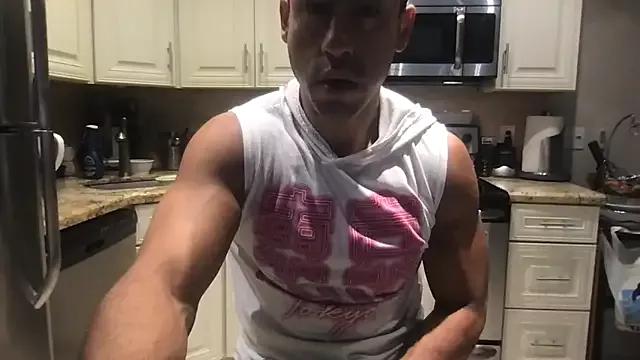 BigGuyMuscle from StripChat