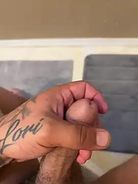 bigitaliandic from StripChat