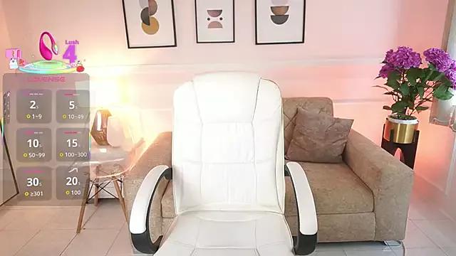 Discover our girls online shows and discover the company of countless livestreamers, with stunning shapes, sex toys and more.