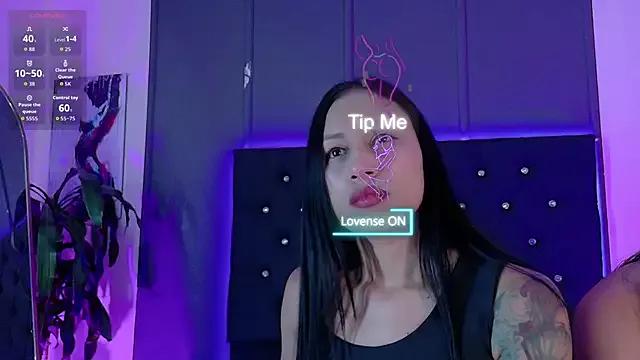 Discover our girls online shows and discover the company of countless livestreamers, with stunning shapes, sex toys and more.