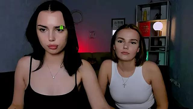Discover our girls online shows and discover the company of countless livestreamers, with stunning shapes, sex toys and more.